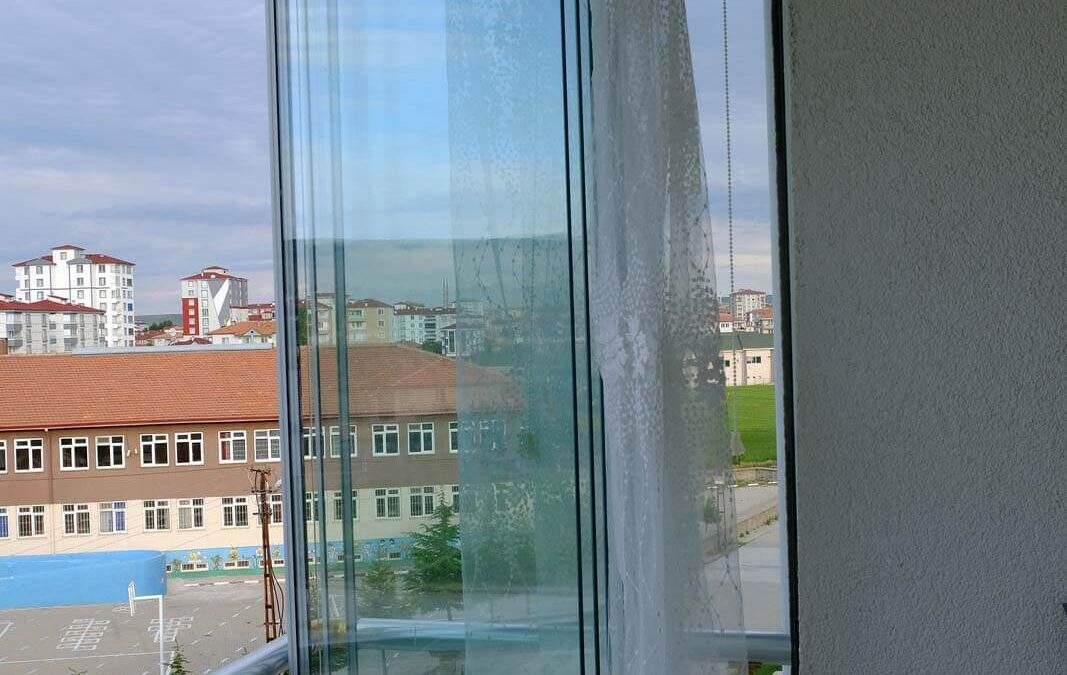 Cam Balkon Camları Nasıl Sökülür?